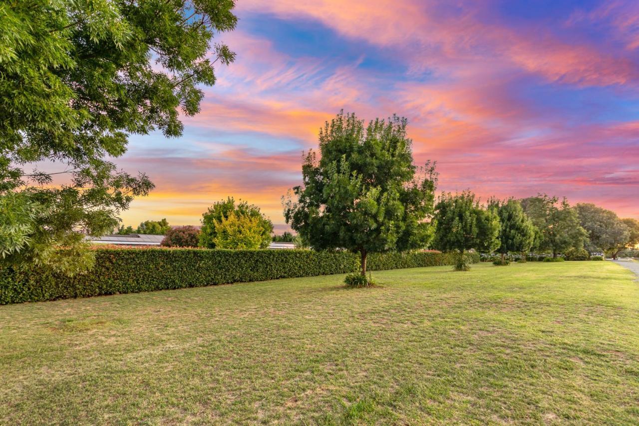 Burringa Garden Motel Wagga Wagga Eksteriør billede