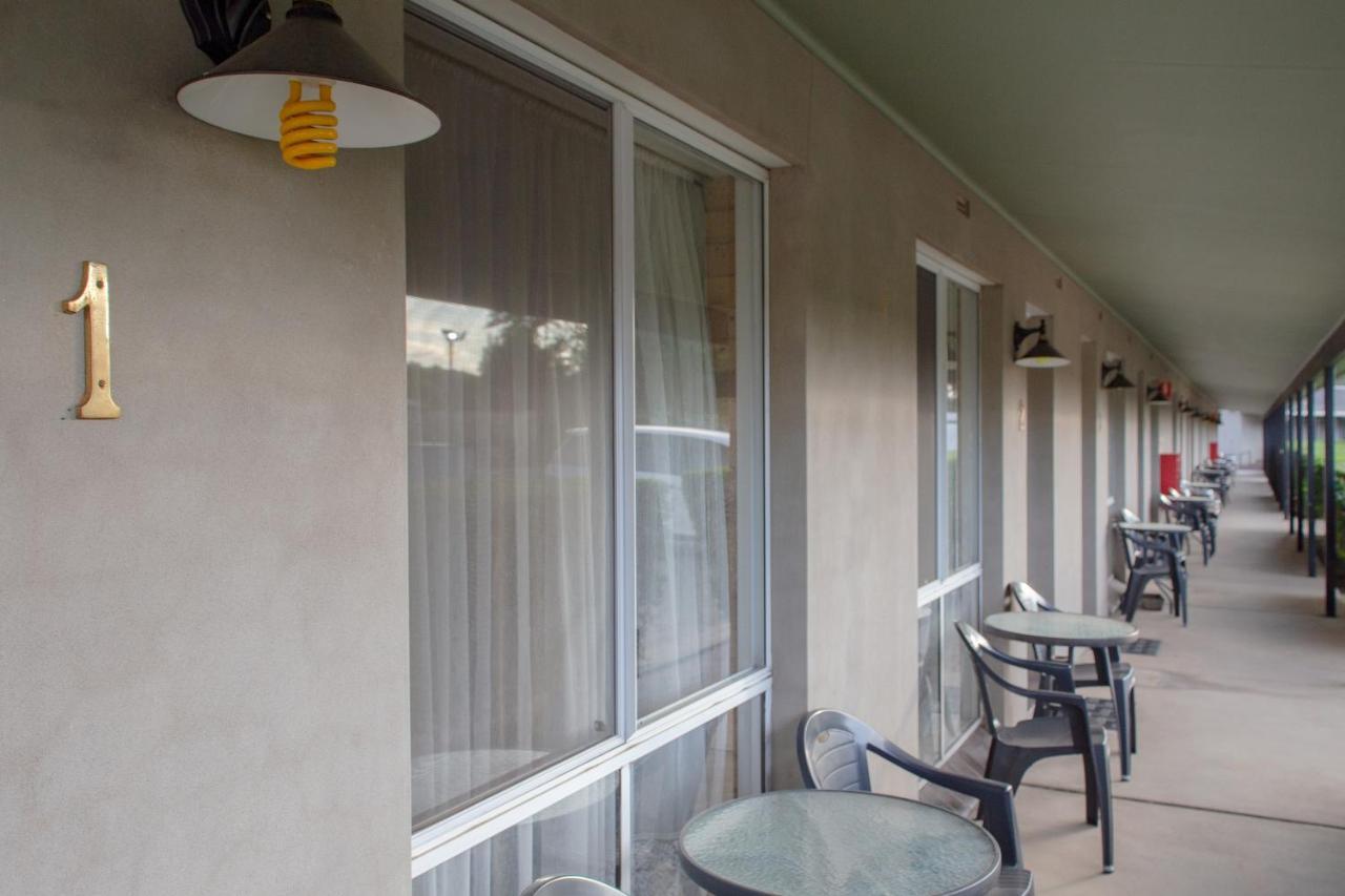 Burringa Garden Motel Wagga Wagga Eksteriør billede
